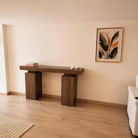 Terra Cotta House Apartment Roanne